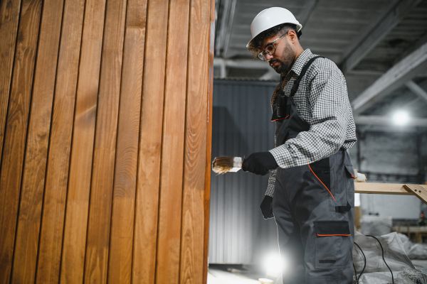 Pinturas industriales para muebles de madera: cómo elegir el acabado correcto