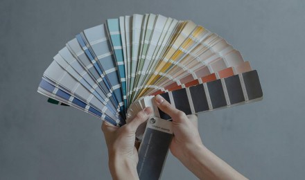 Cómo elegir la pintura perfecta para exteriores y resistir sol y humedad