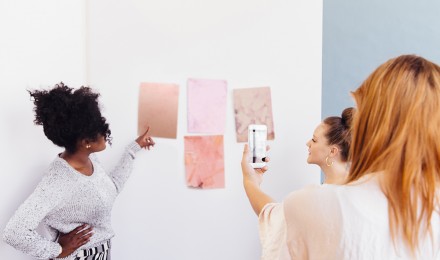 C&oacute;mo probar un color en la pared antes de comprar toda la pintura